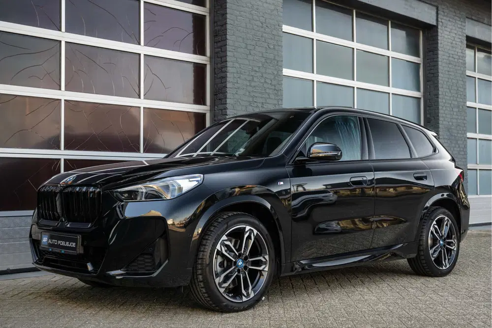 BMW iX1 xDrive30 Launch Edition 67 kWh M Sport uit 2023, foto 4