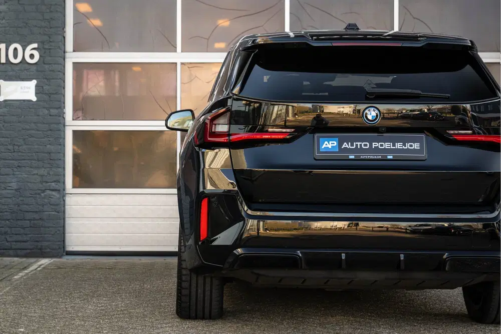 BMW iX1 xDrive30 Launch Edition 67 kWh M Sport uit 2023, foto 8