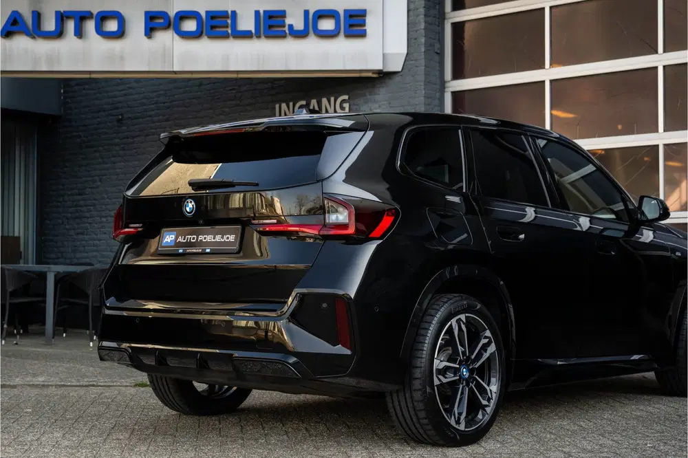 BMW iX1 xDrive30 Launch Edition 67 kWh M Sport uit 2023, foto 9