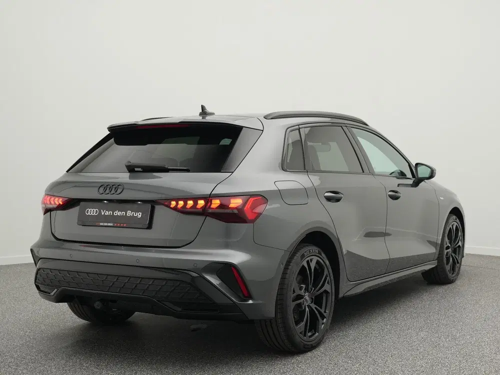 Audi A3 S edition 40 TFSI e 204 PK uit 2025, foto 2