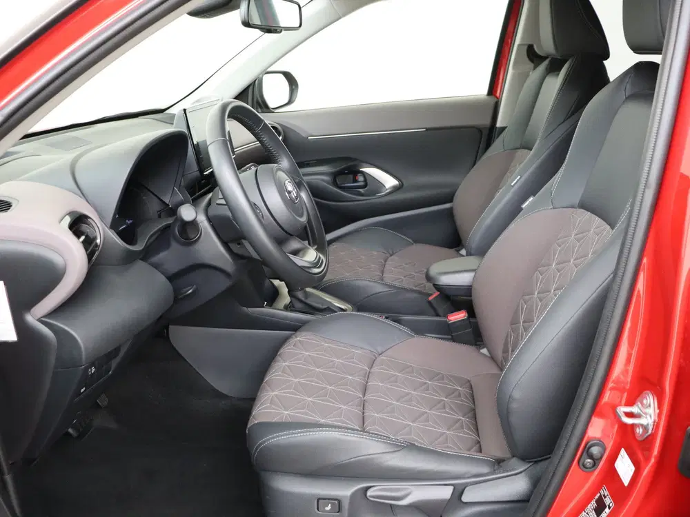 Toyota Yaris Cross 1.5 Hybrid Executive uit 2022, foto 15
