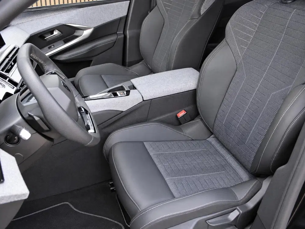 Peugeot 5008 1.2 Hybrid 145 GT 7p uit 2026, foto 14