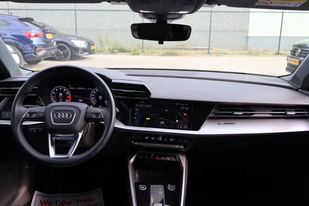 Audi A3 35 TFSI S Edition150 PK S-line Black Optic uit 2021, foto 11