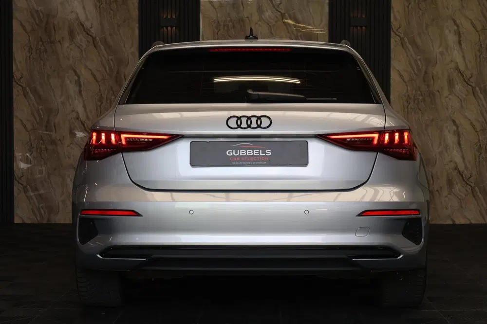 Audi A3 35 TFSI S Edition150 PK S-line Black Optic uit 2021, foto 12