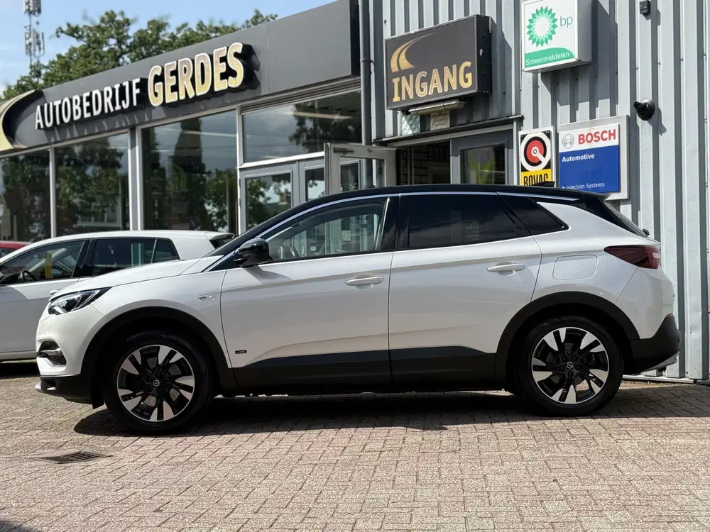 Opel Grandland 1.6 Turbo Hybrid Business Elegance 181pk uit 2021, foto 2