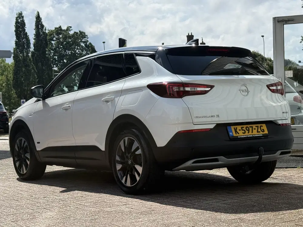 Opel Grandland 1.6 Turbo Hybrid Business Elegance 181pk uit 2021, foto 3