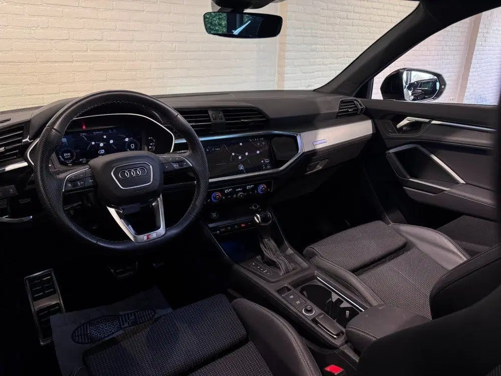 Audi Q3 35 TFSI S-Line Edition Black Pano Sfeerv C uit 2024, foto 12