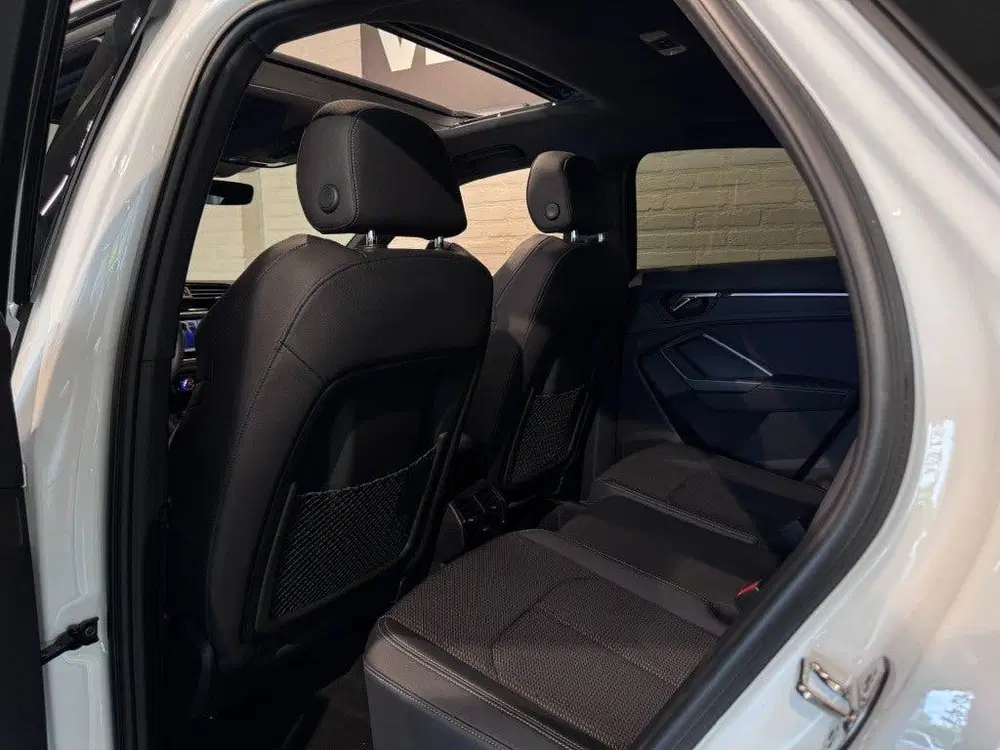 Audi Q3 35 TFSI S-Line Edition Black Pano Sfeerv C uit 2024, foto 15