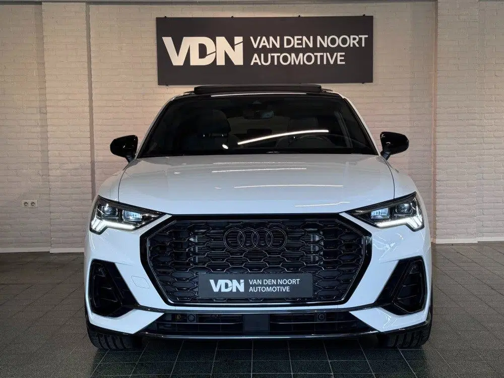 Audi Q3 35 TFSI S-Line Edition Black Pano Sfeerv C uit 2024, foto 4
