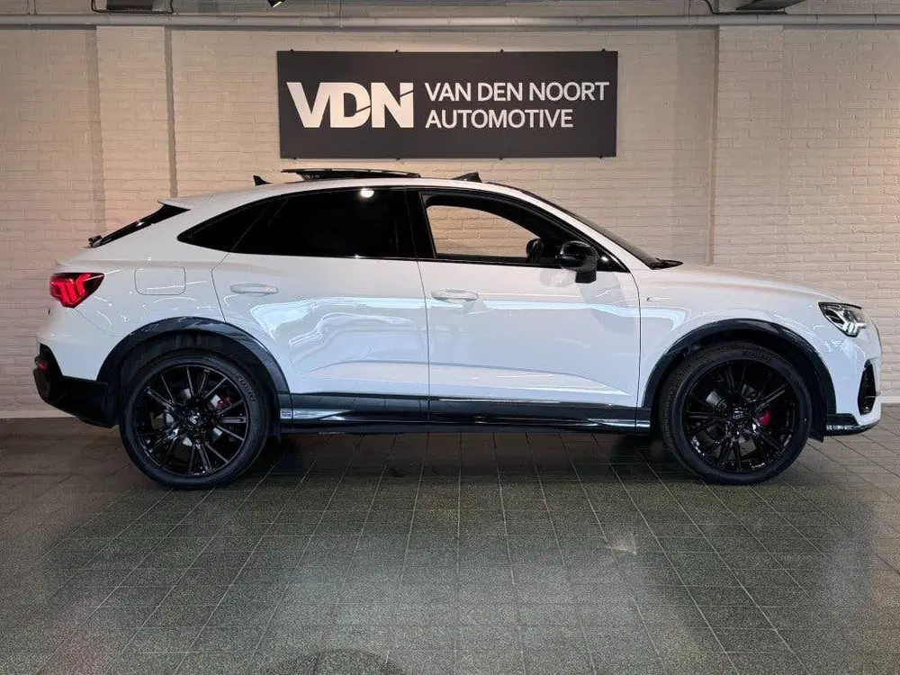 Audi Q3 35 TFSI S-Line Edition Black Pano Sfeerv C uit 2024, foto 9