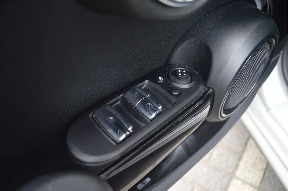 Mini Cabrio Cooper JCW Automaat uit 2022, foto 15