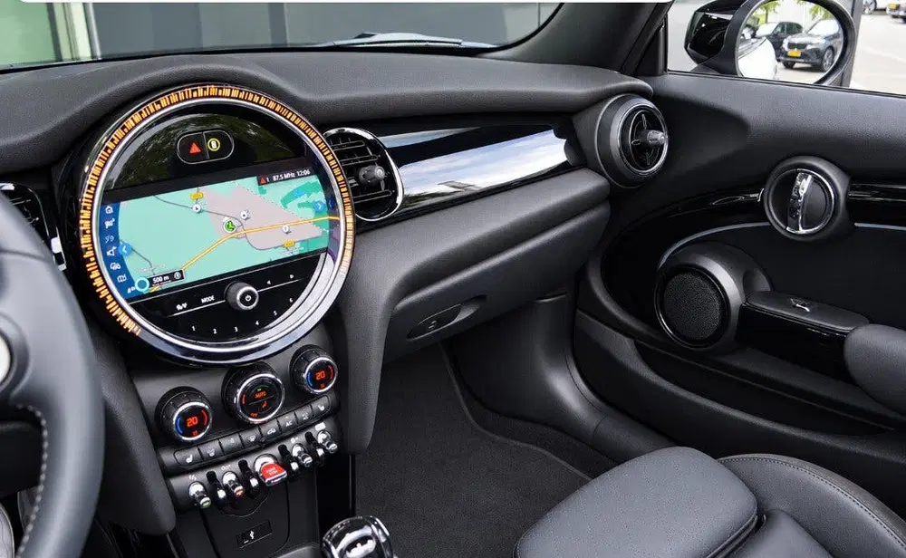 Mini Cabrio Cooper JCW Automaat uit 2022, foto 5