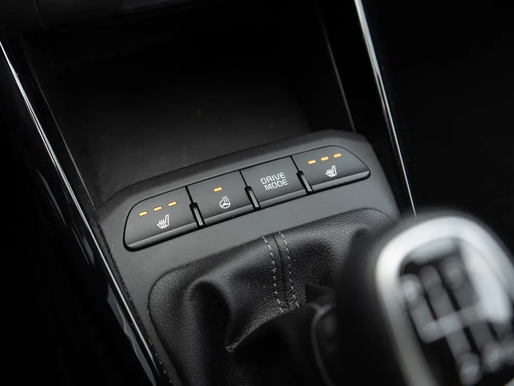 Kia Stonic 1.0 T-GDi MHEV DynamicPlusLine stoelverwar uit 2025, foto 14