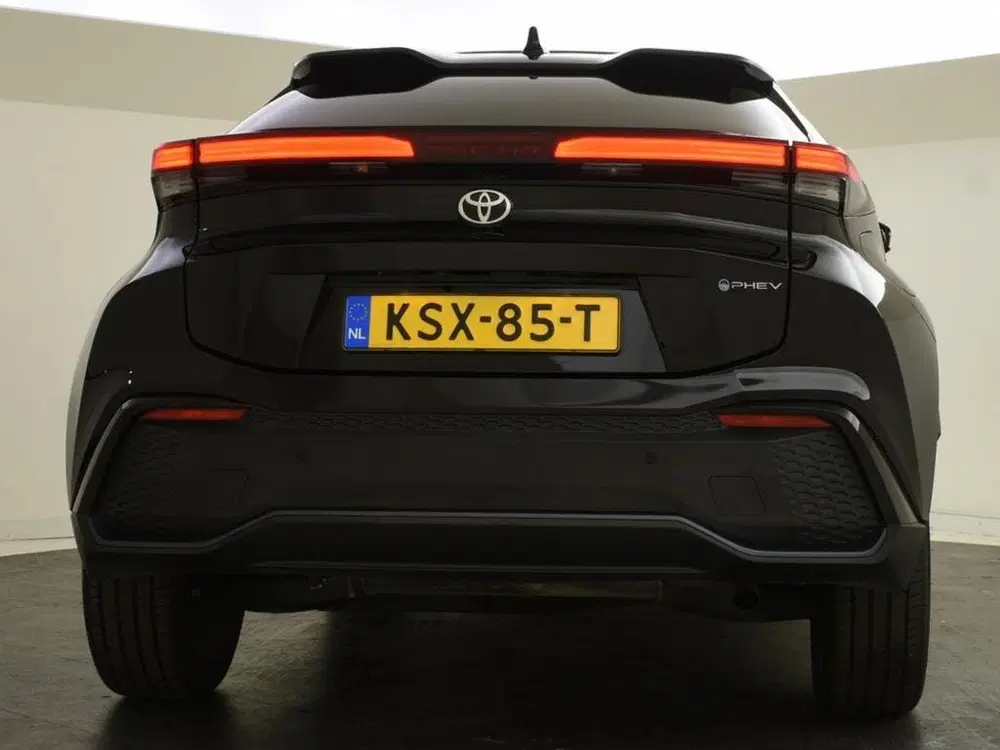 Toyota C-HR 2.0 PHEV 220 Executive Bi-Tone uit 2024, foto 10
