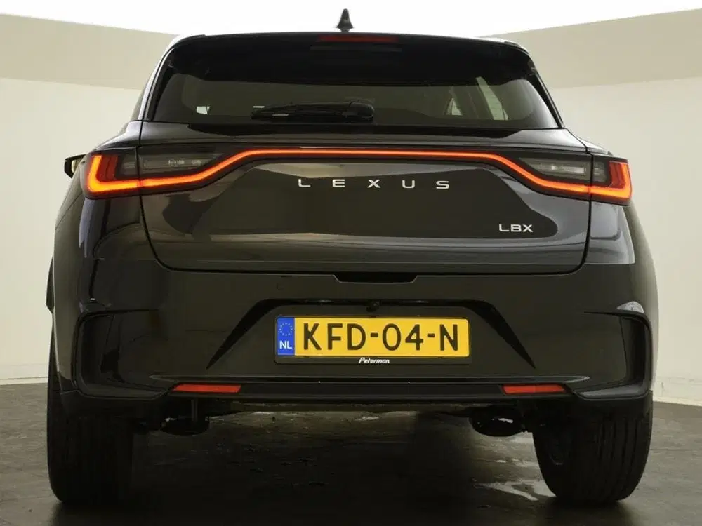 Lexus LBX 2WD Comfort Plus uit 2025, foto 8
