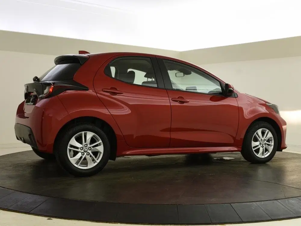 Toyota Yaris 1.5 VVT-i Active uit 2023, foto 2