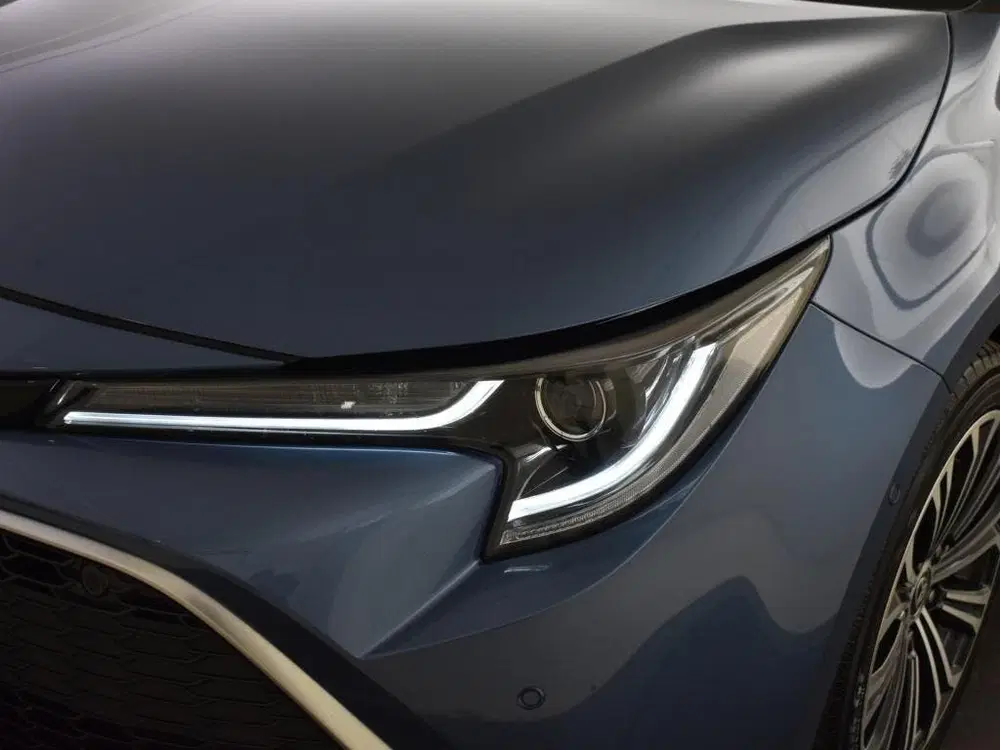 Toyota Corolla 1.8 Hybrid Executive Bi-Tone uit 2022, foto 9