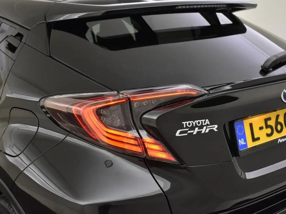 Toyota C-HR 1.8 Hybrid Executive uit 2019, foto 11