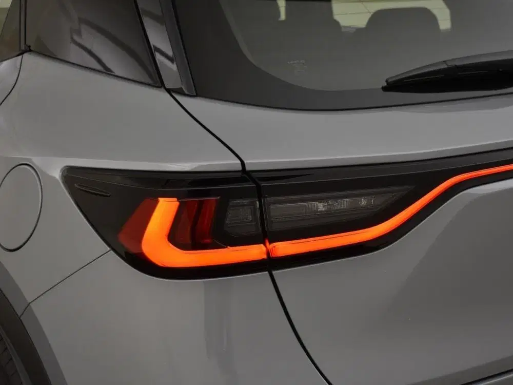 Lexus LBX 2WD uit 2024, foto 10