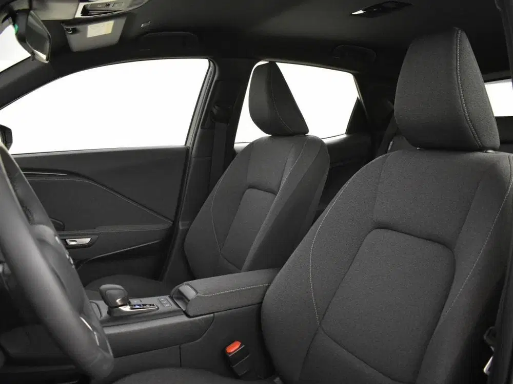 Lexus LBX 2WD uit 2024, foto 11