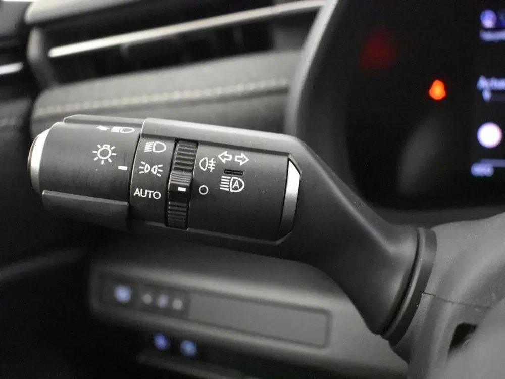 Lexus LBX 2WD uit 2024, foto 15