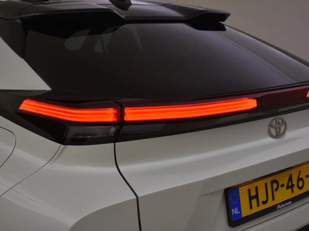 Toyota C-HR 1.8 Hybrid 140 First Edition uit 2025, foto 11