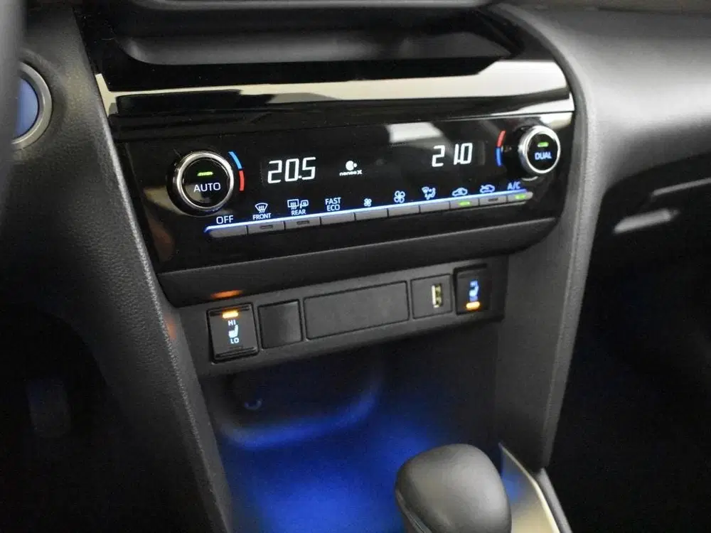 Toyota Yaris Cross 1.5 Hybrid Collection Bi Tone uit 2023, foto 13