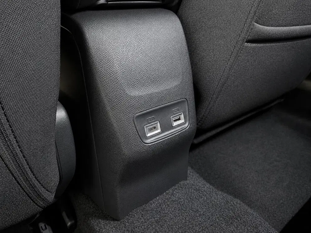 Peugeot 2008 EV Allure Pack 54 kWh Navigatie by Apple C uit 2025, foto 13