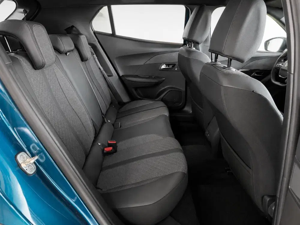 Peugeot 2008 EV Allure Pack 54 kWh Navigatie by Apple C uit 2025, foto 14