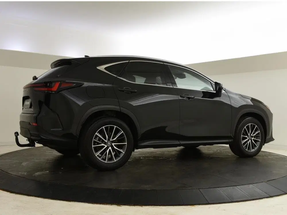 Lexus NX 450h+ AWD Luxury Line uit 2025, foto 2