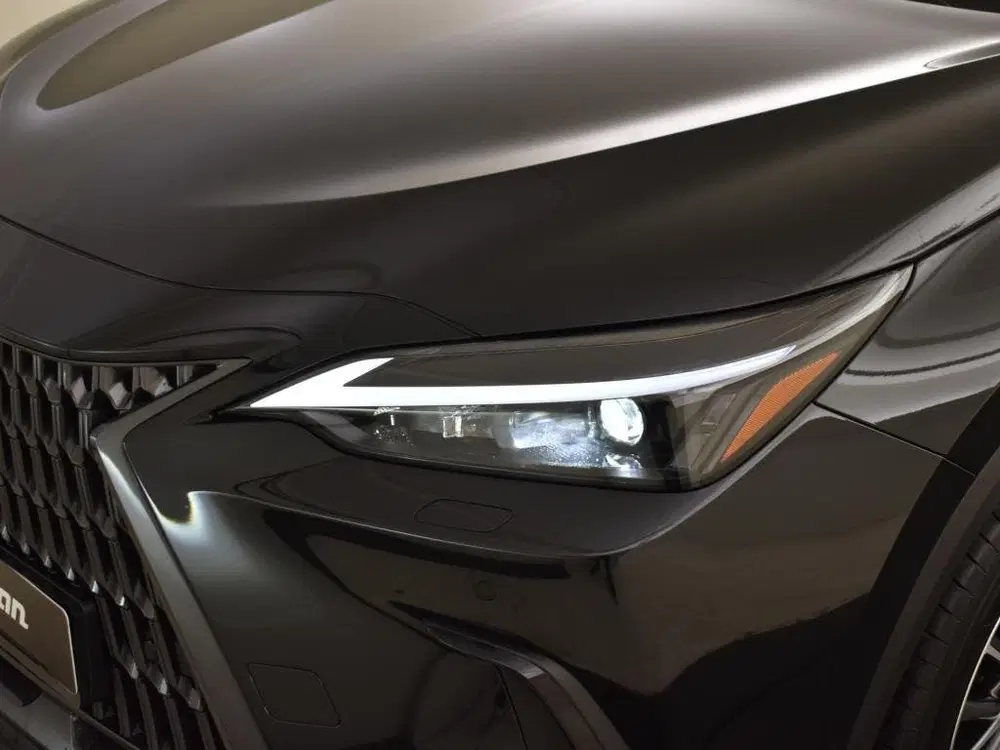 Lexus NX 450h+ AWD Luxury Line uit 2025, foto 8