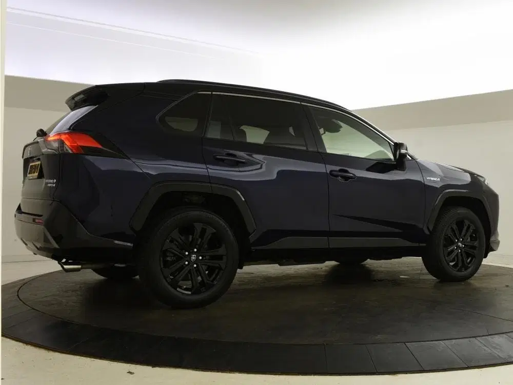 Toyota RAV 4 2.5 Hybrid AWD Style Bi-Tone uit 2021, foto 2