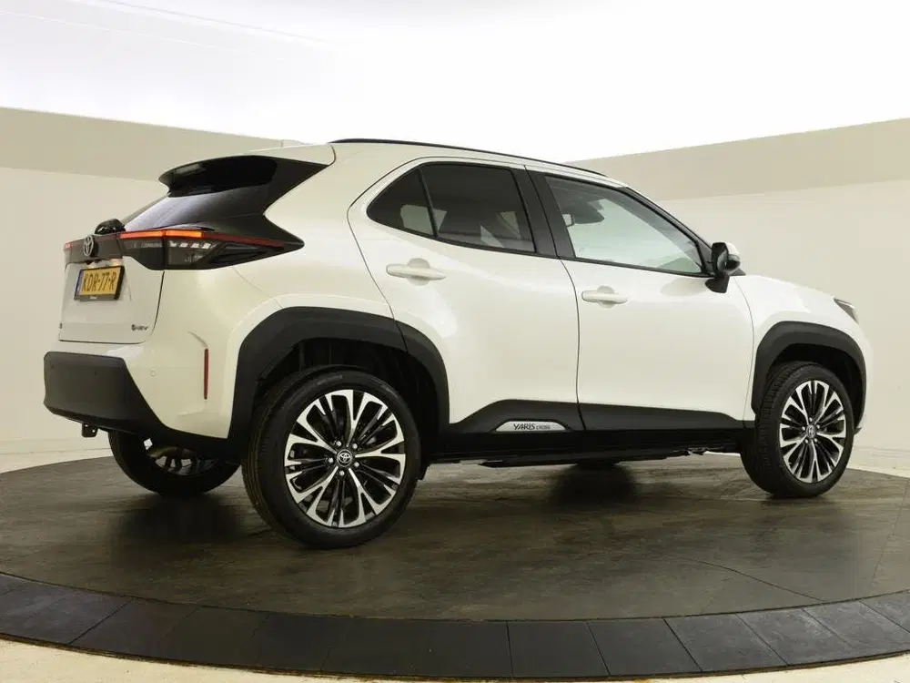 Toyota Yaris Cross 1.5 Hybrid 130 Executive uit 2025, foto 2