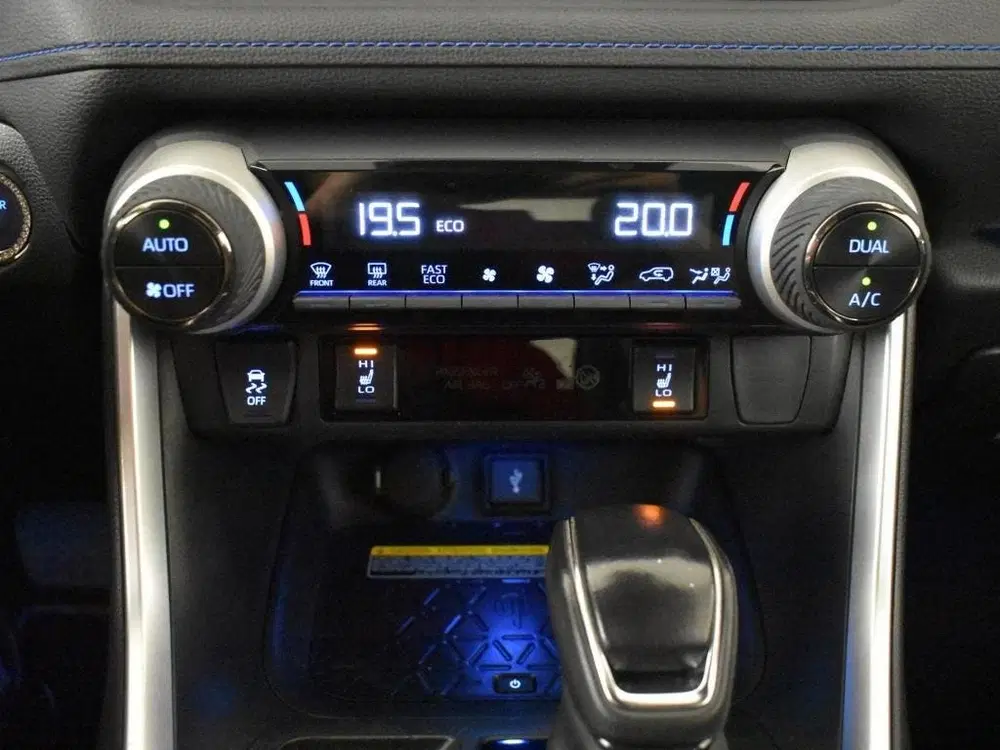 Toyota RAV 4 2.5 Hybrid AWD Bi-Tone uit 2022, foto 13