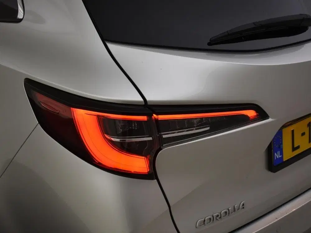 Toyota Corolla 2.0 Hybrid Premium uit 2021, foto 11