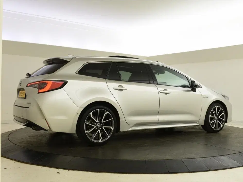 Toyota Corolla 2.0 Hybrid Premium uit 2021, foto 2
