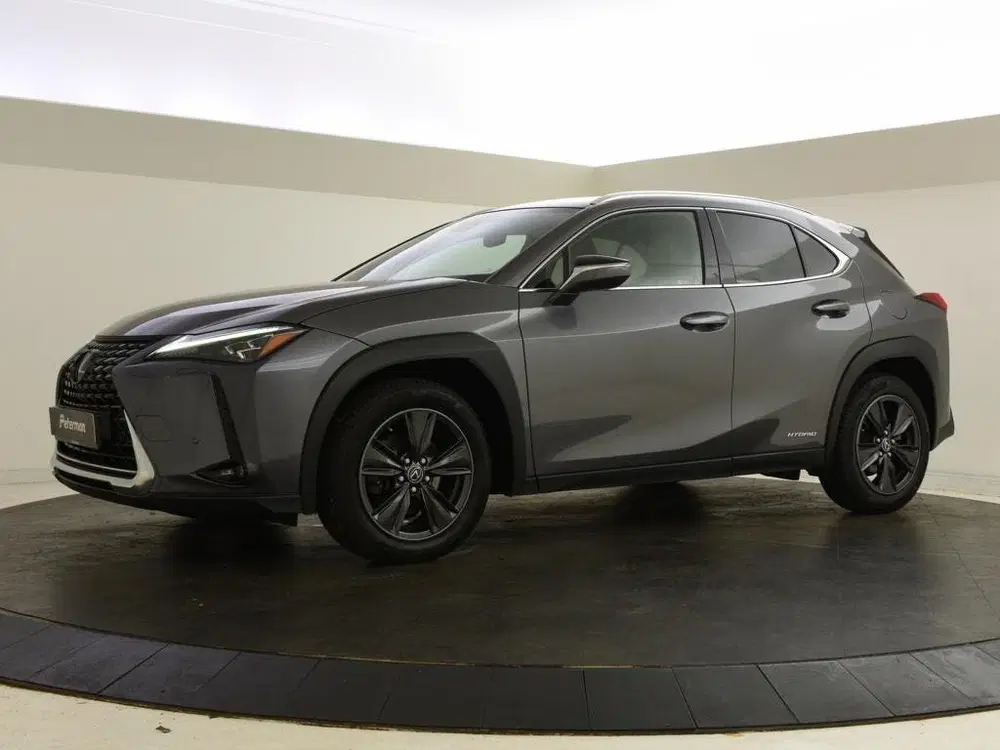 Lexus UX 250h First Edition uit 2020, foto 5