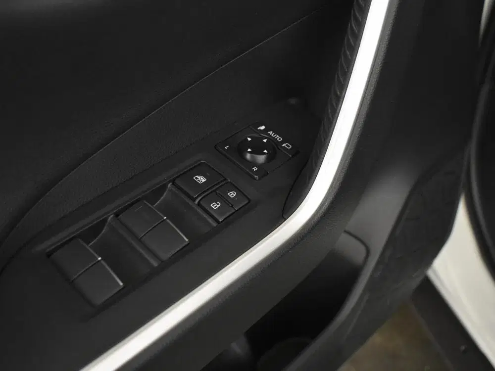 Toyota RAV 4 2.5 Hybrid AWD Bi-Tone uit 2021, foto 13