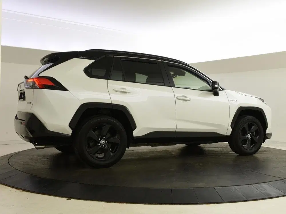 Toyota RAV 4 2.5 Hybrid AWD Bi-Tone uit 2021, foto 2