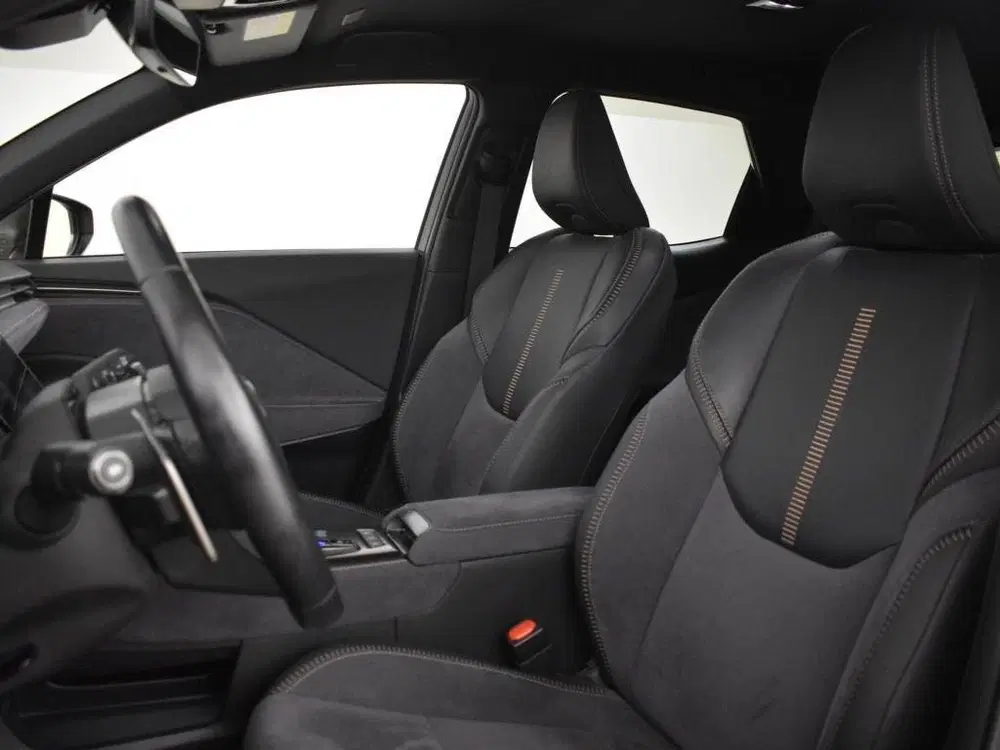 Lexus LBX Cool 2WD uit 2024, foto 11