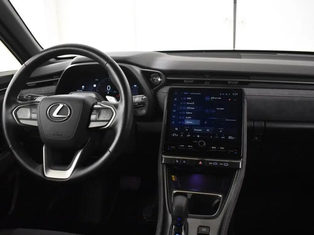 Lexus LBX Cool 2WD uit 2024, foto 4