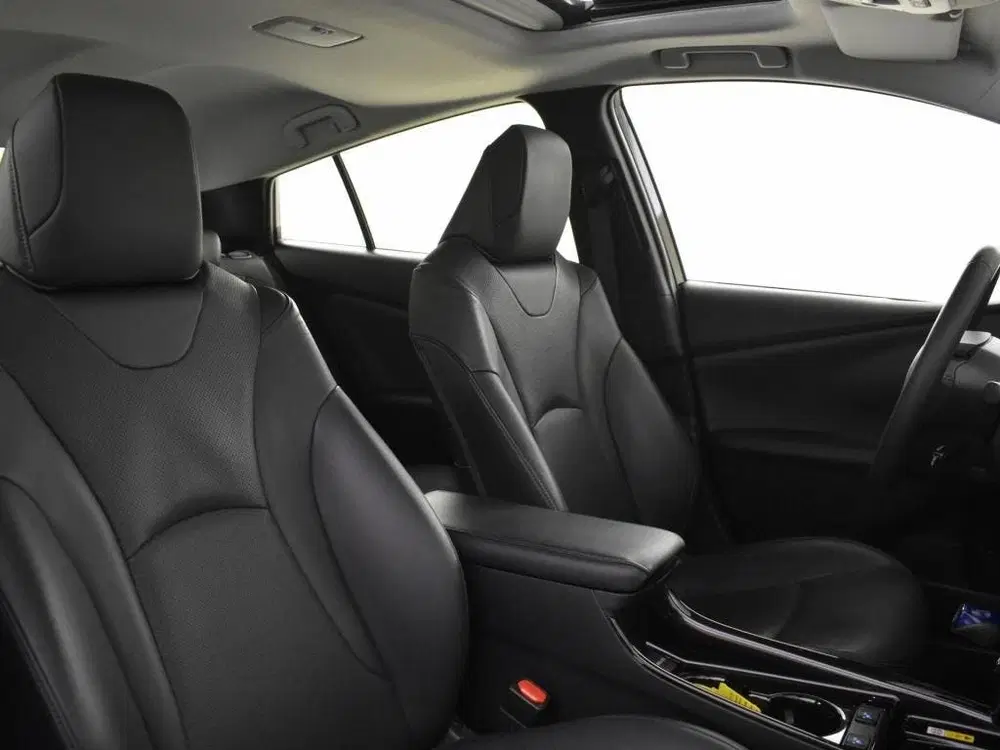 Toyota Prius 1.8 Executive uit 2021, foto 3