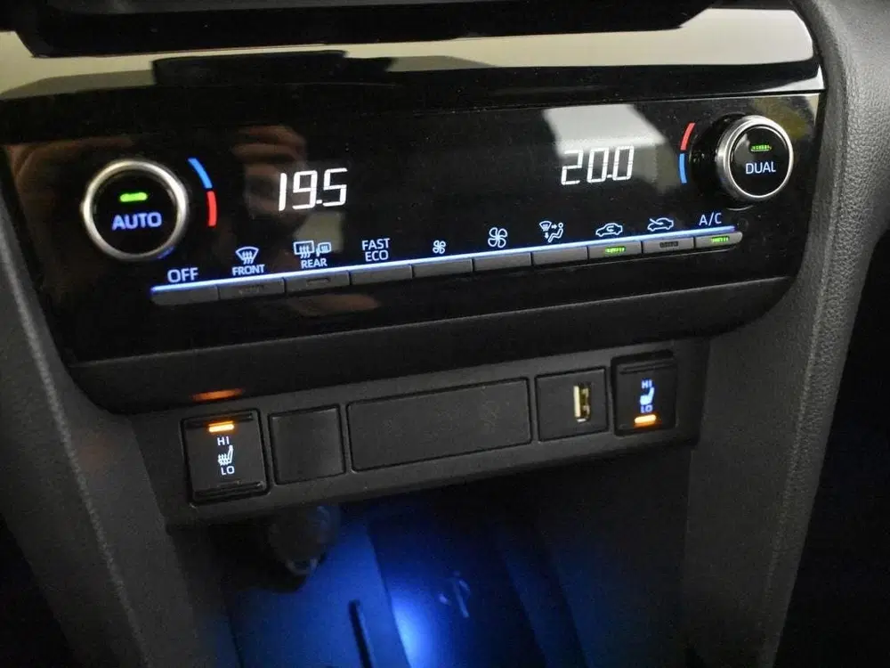 Toyota Yaris Cross 1.5 Hybrid Première Edition uit 2022, foto 13
