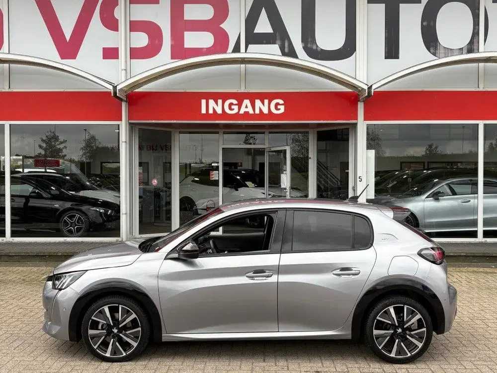 Peugeot 208 1.2 PURETECH 130PK AUT. GT NAVI CAMERA CAR uit 2022, foto 2