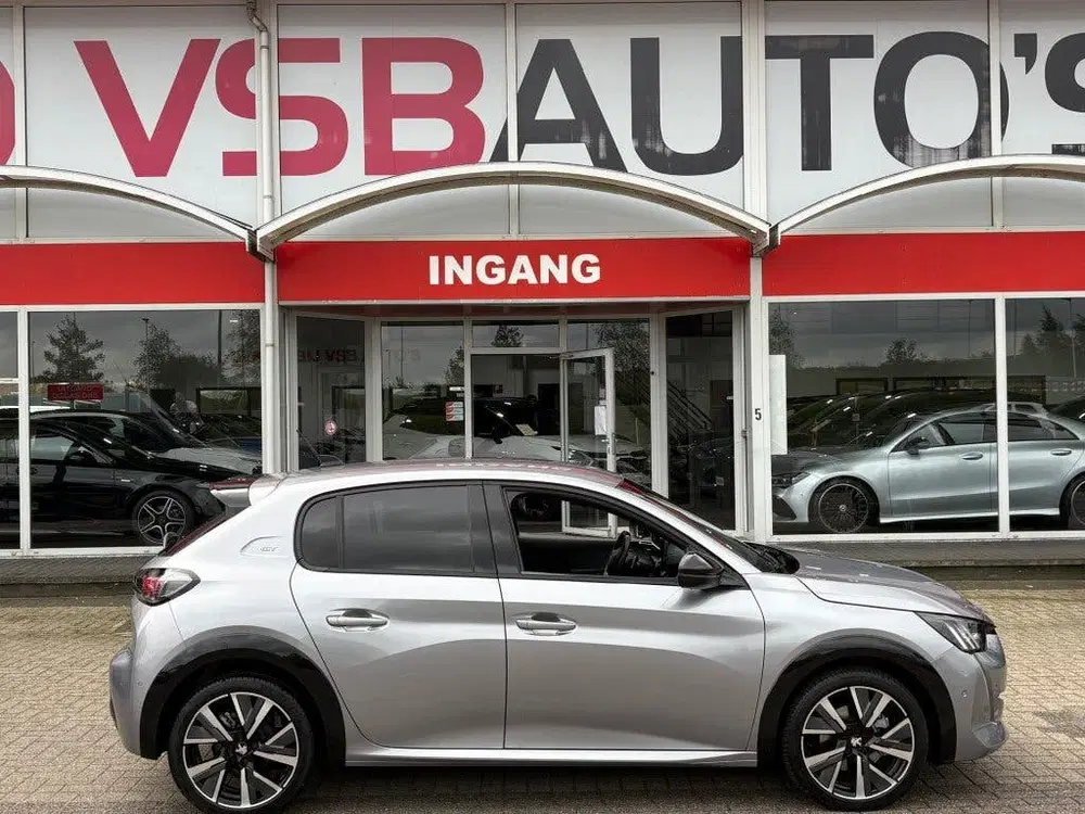 Peugeot 208 1.2 PURETECH 130PK AUT. GT NAVI CAMERA CAR uit 2022, foto 4