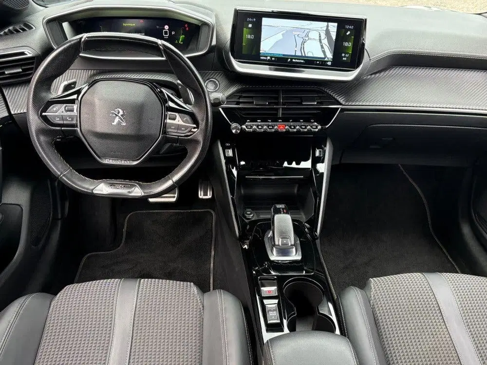 Peugeot 208 1.2 PURETECH 130PK AUT. GT NAVI CAMERA CAR uit 2022, foto 6