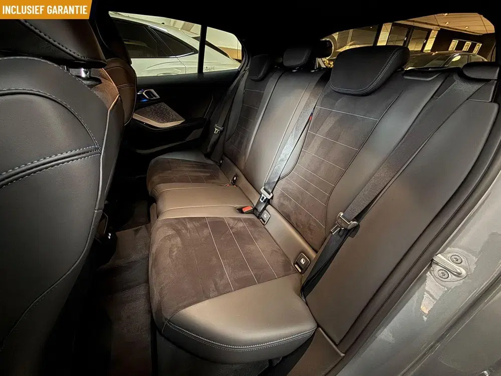 BMW 1-serie 120 M Sport Design Edition Aut*Led*Navi*36 uit 2024, foto 13