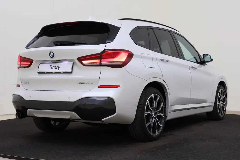 BMW X1 xDrive25e High Executive M Sport Automaat uit 2021, foto 2