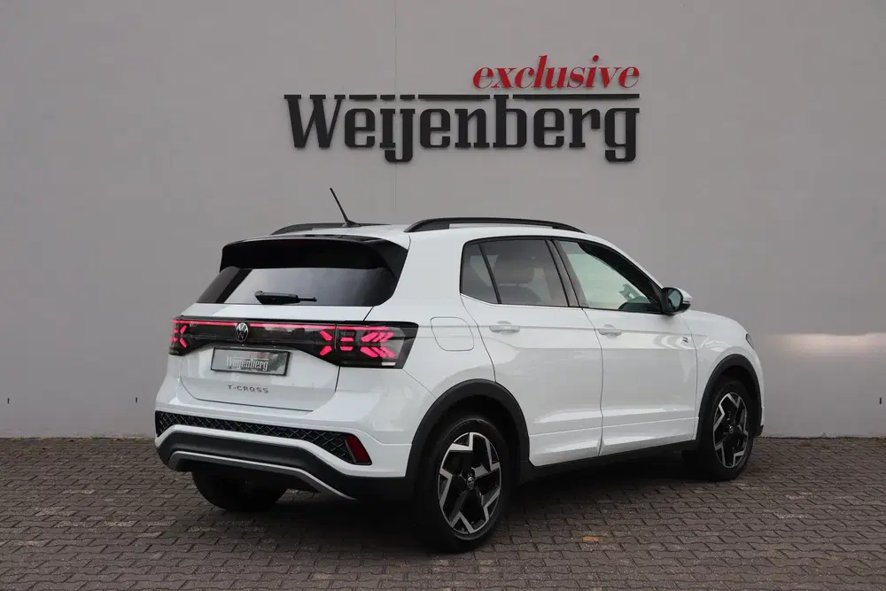 Volkswagen T-Cross 1.0 TSI R-Line DSG IQ Matrix ACC PDC uit 2025, foto 2