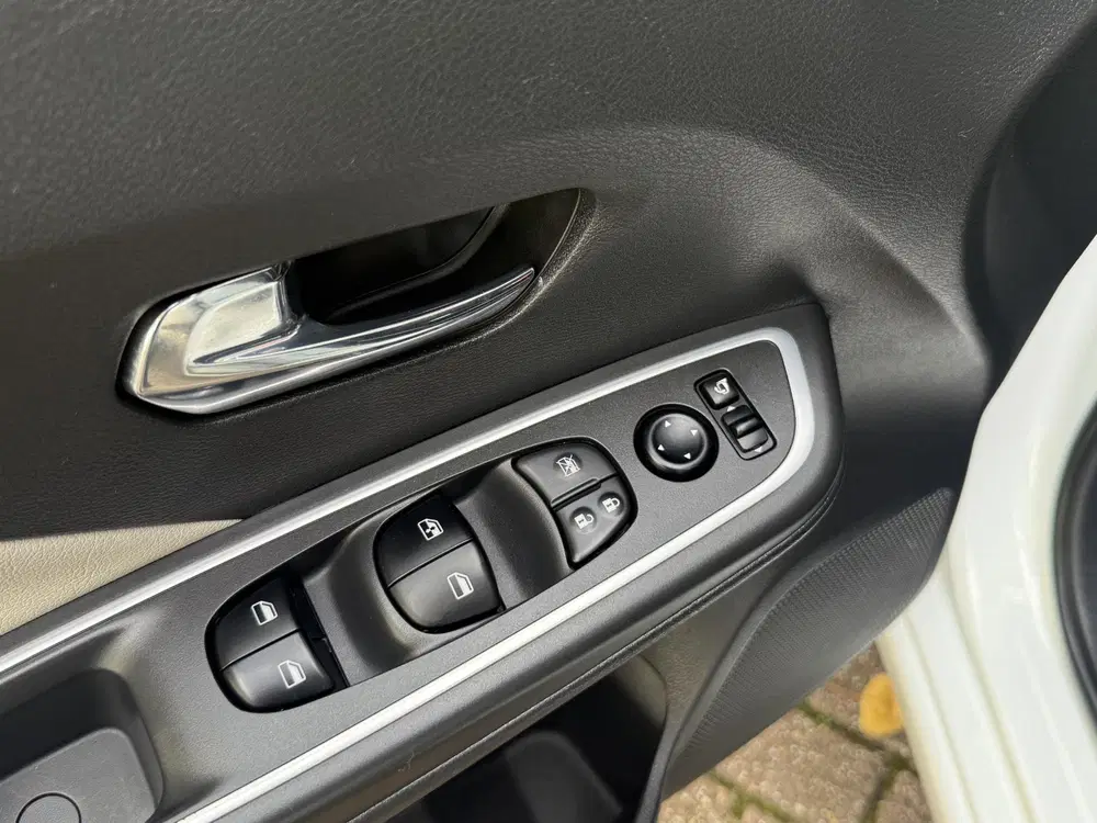 Nissan Micra 1.0 IG-T N-Design uit 2022, foto 12